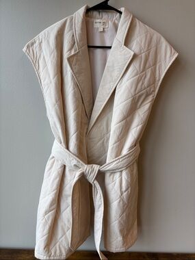 Before You With Love Quilted Sleeveless Vest in Cream